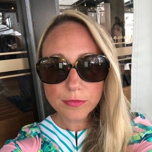 Meet your Posher, Renee